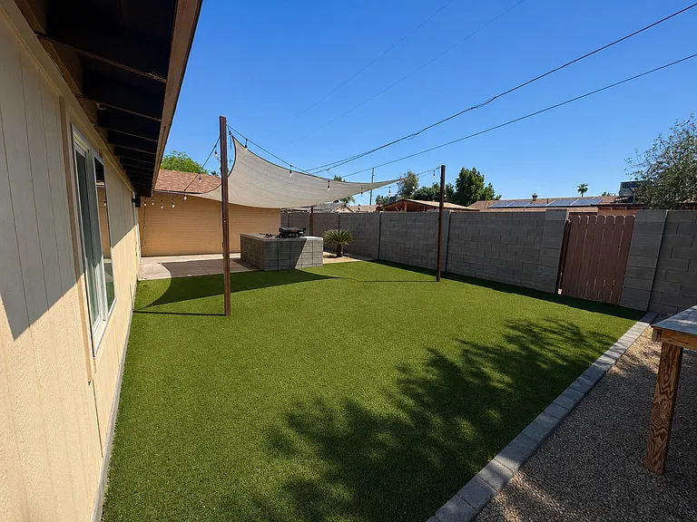 727 E Vista Del Cerro Dr — Photo 2