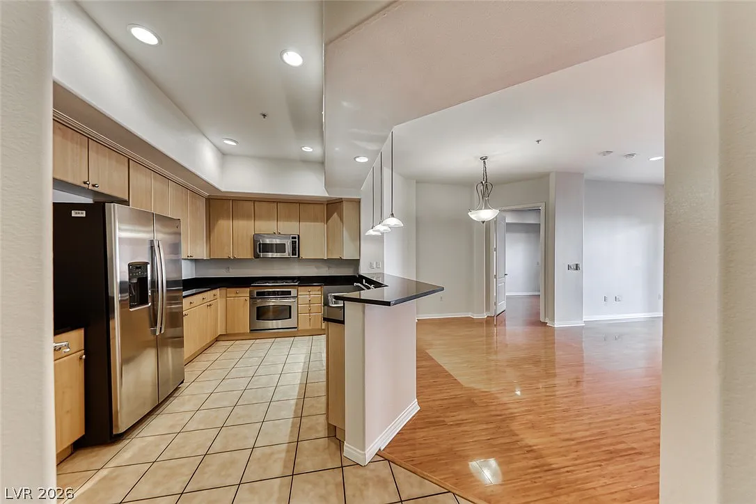2 bed, 2.0 bath, 1243 sqft, $1,700 — Photo 4