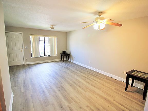 3rd image of 7446 Wynnewood Sq #190