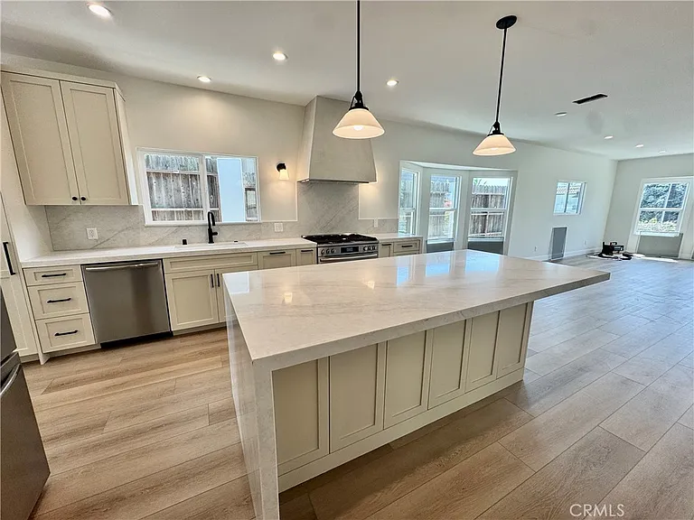 108 S Guadalupe Ave — Photo 17
