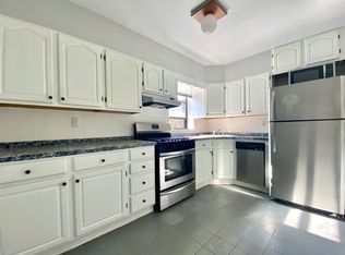 1452 31st Ave #3, Astoria, NY 11106
