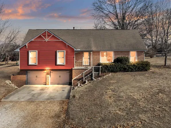 5911 Apple Ridge Rd, Sedalia, MO 65301