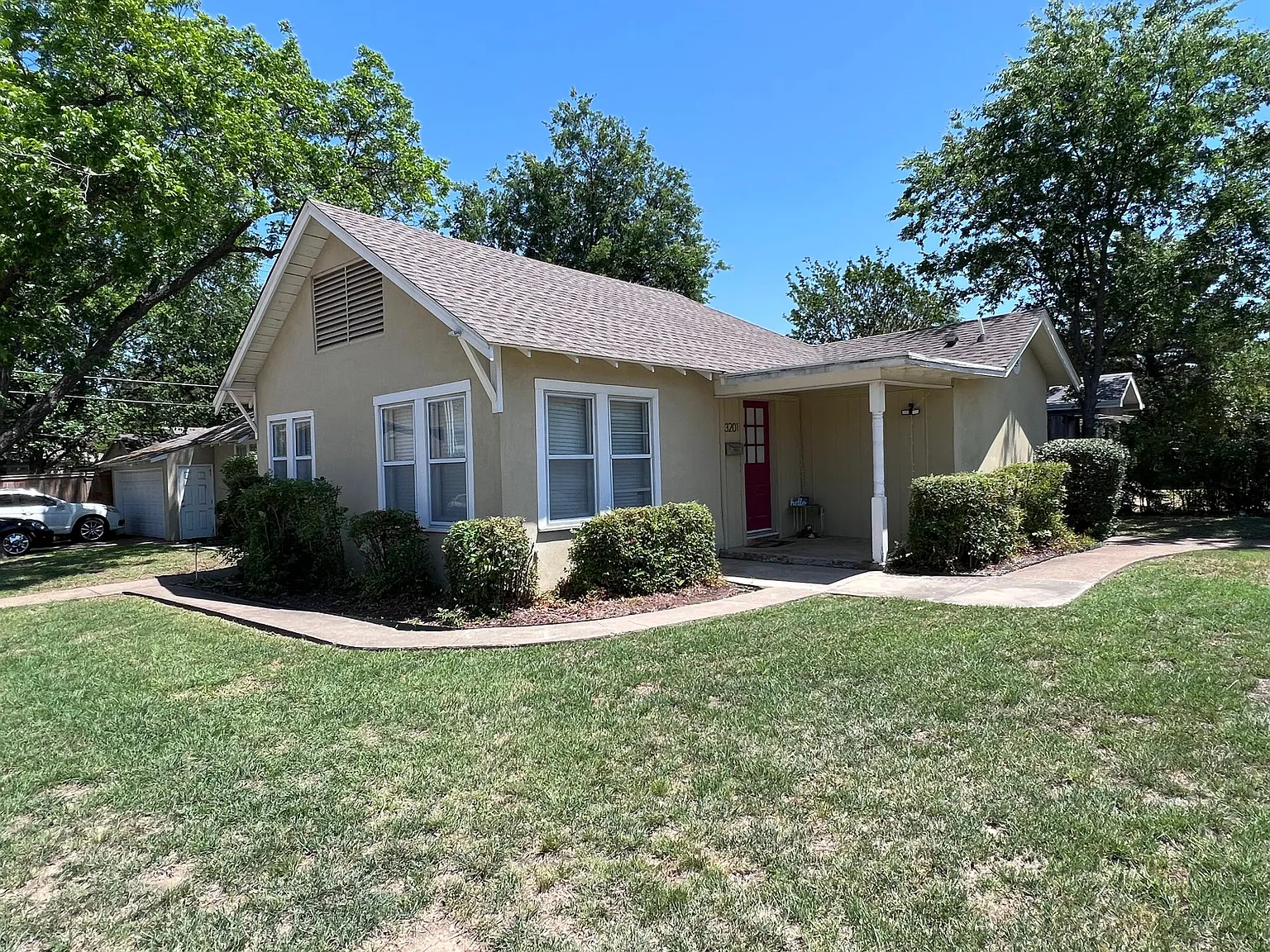 3201 Lubbock Ave — Photo 1