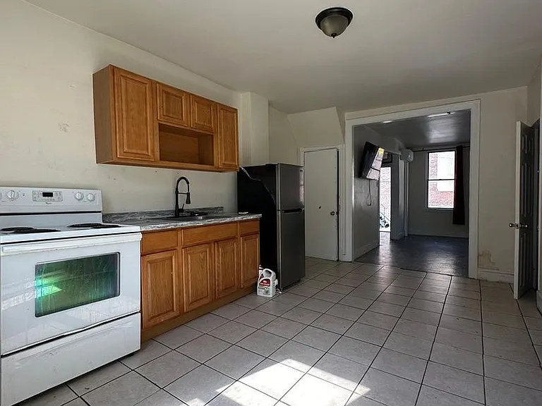 4323 N Orianna St — Photo 2