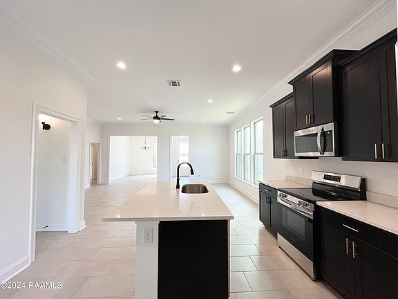 3rd image of 310 McGillis Ln
