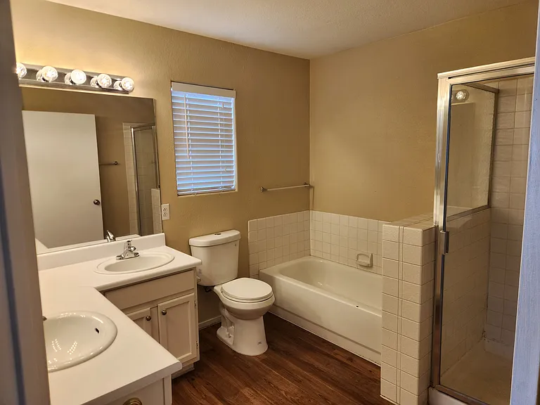 5724 Royal Castle Ln — Photo 23