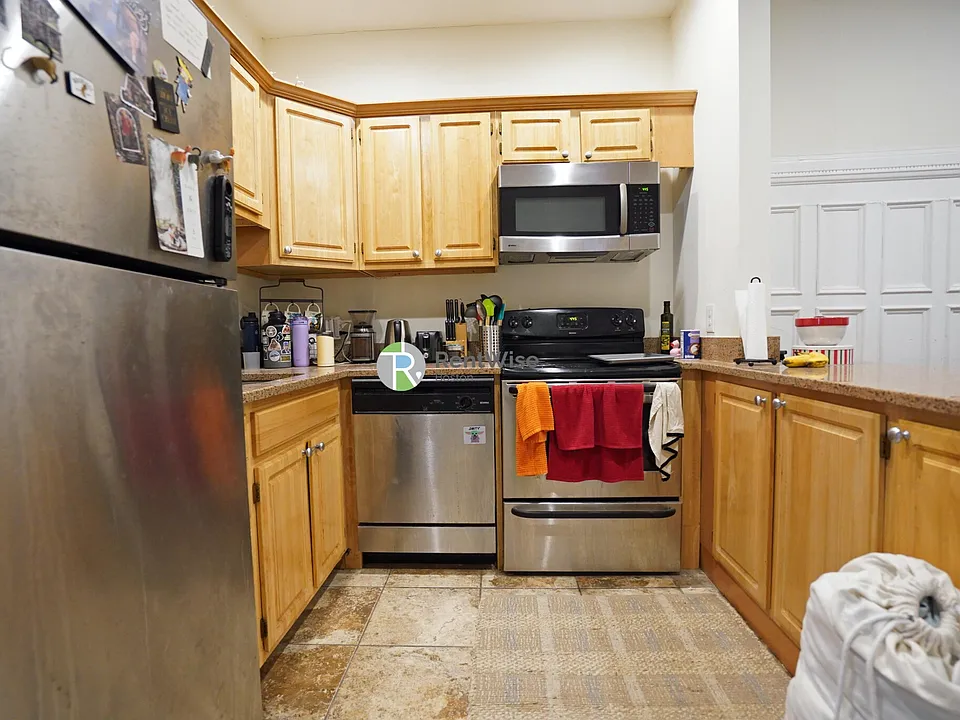 1322 Commonwealth Ave #8A