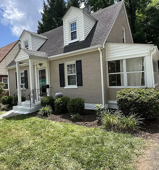 1434 Main St SW — Photo 1