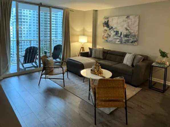 1 SE 12th St, Miami, FL