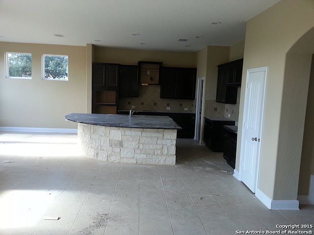 2nd image of 416 Sioux Ln