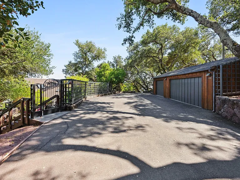 1090 Bart Rd — Photo 70