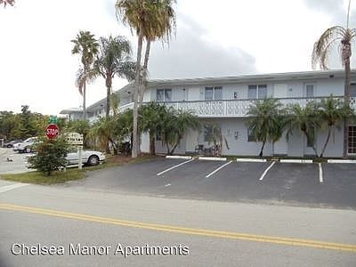 5th image of 4405 NE 21st Ave APT 02