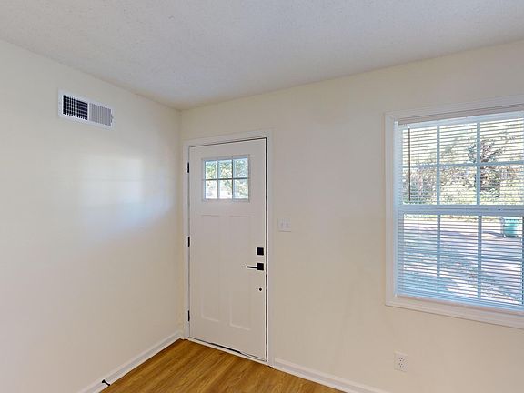 5th image of 8477 Southaven Cir W