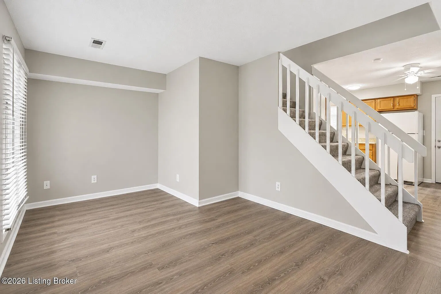 2 bed, 1.5 bath, 1000 sqft, $1,125 — Photo 3