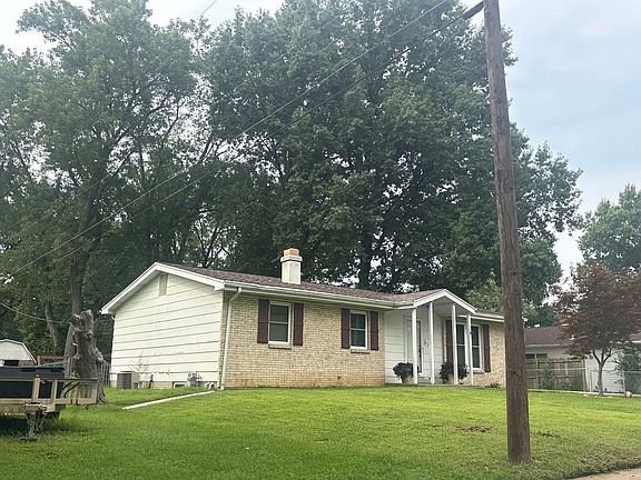 3rd image of 610 Susan Dr