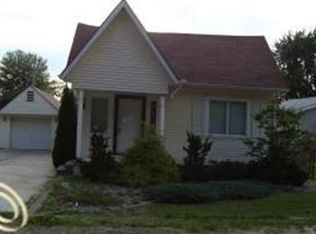38141 Cherry Ln, Harrison Township, MI