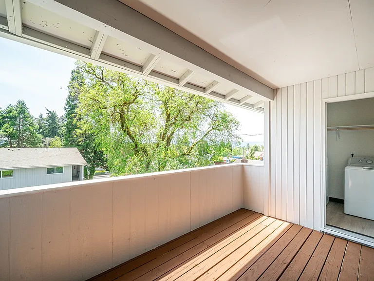 3202 E Mill Plain Blvd — Photo 5