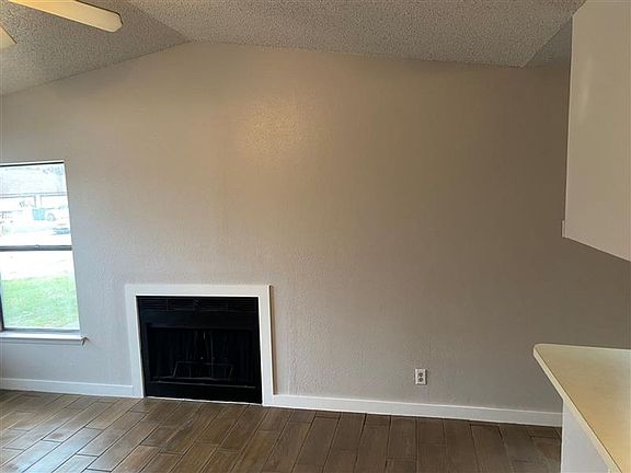 3rd image of 2547 Corian Glen Dr