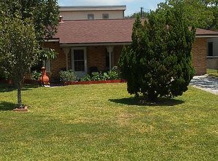 400 E 1st St, Rockport, TX 78382