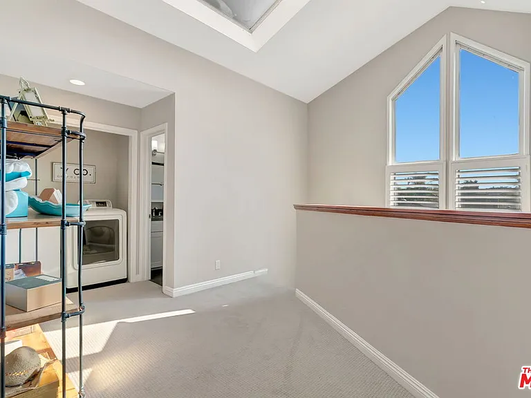 4952 Placidia Ave — Photo 29