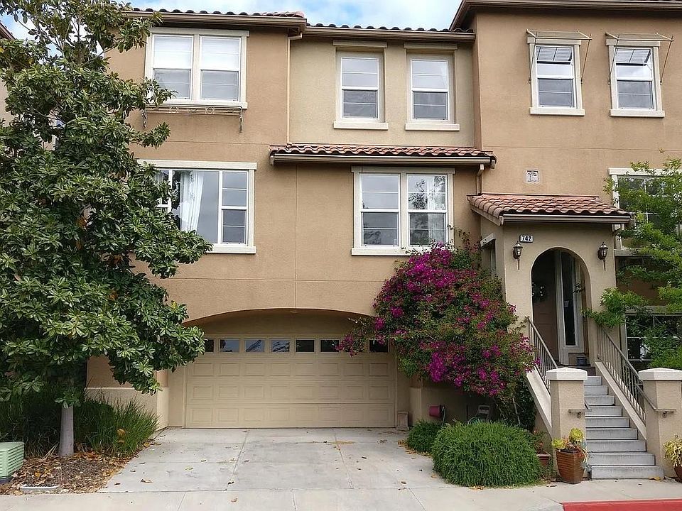 1st image of 742 Portofino Pl