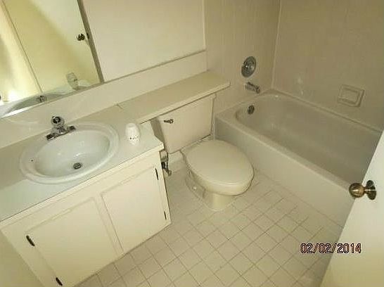 5th image of 8290 Lake Dr APT 301