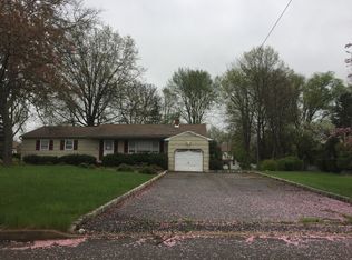 14 Buckingham Cir, Pine Brook, NJ 07058