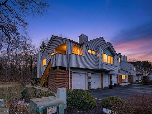 4th image of 2101 Creekside Dr #33