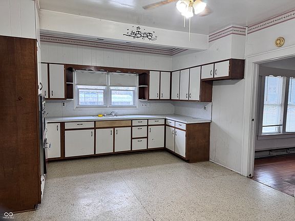 2nd image of 1240 Woodward Ave