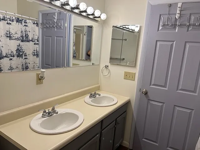 103 N 6th Ave #ROOMS FOR RENT — Photo 14
