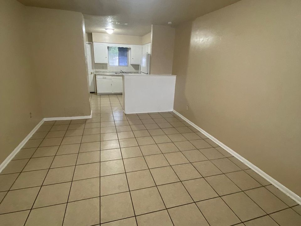 1st image of 1101 Ann Dr #B