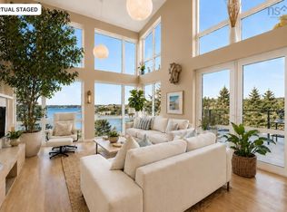66 Beach Hill Rd, Lunenburg, NS B0J 2X0