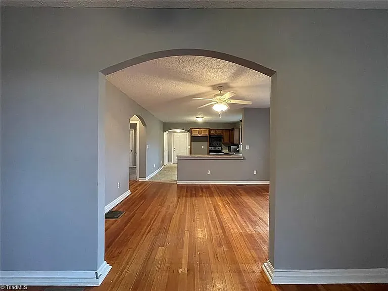 2053 W Clemmonsville Rd — Photo 5