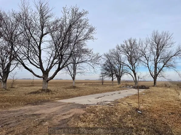 405 W 10th Rd, Phillips, NE 68865