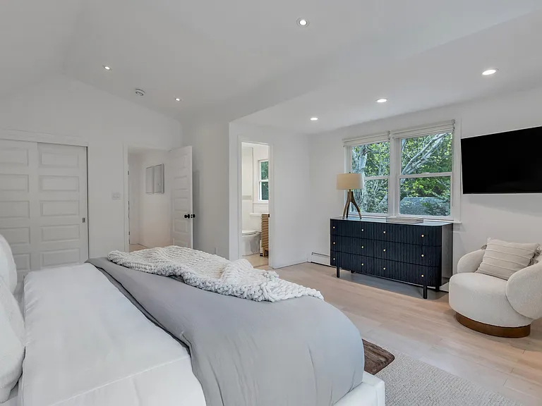 10 Barsdis Ln — Photo 19