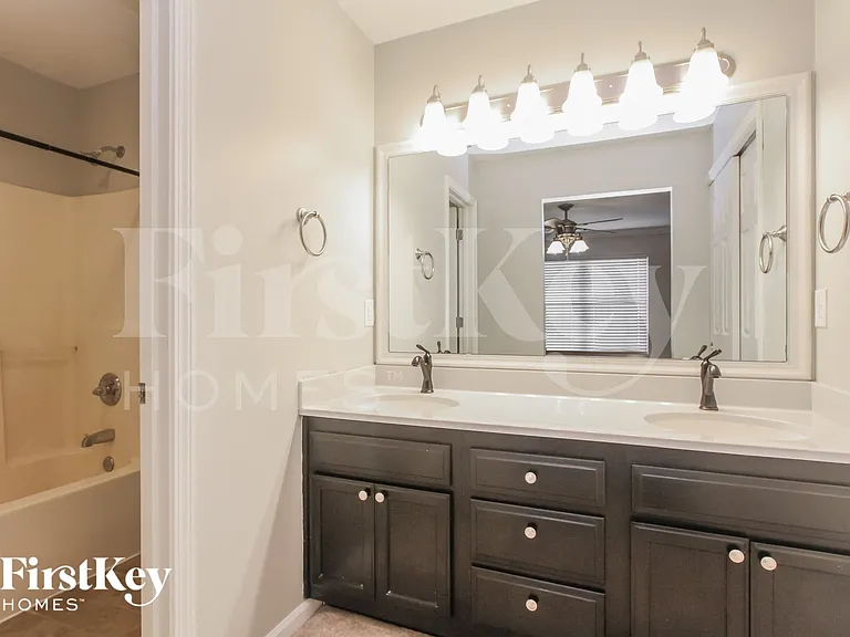 592 Hannah Pl — Photo 9