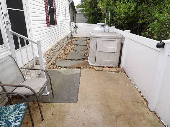 4th image of 1120 Shadow Ridge Dr