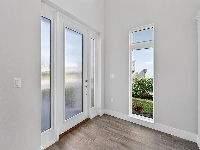 5917 Cat Claw Ln — Photo 4