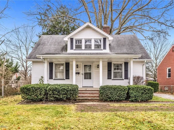 4051 W 226th St, Fairview Park, OH 44126