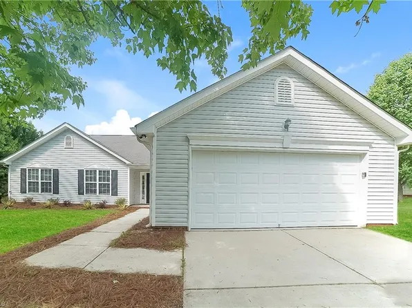 675 Pecan Ridge Cir, Kernersville, NC 27284