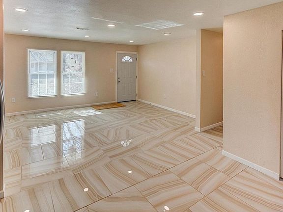5th image of 40 Delores Dr #1