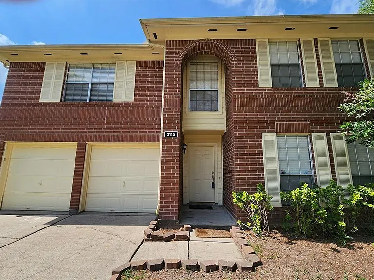 3115 Astor Ct — Photo 2