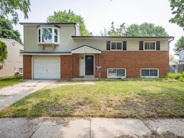 31745 E Ditner Dr, Rockwood, MI 48173