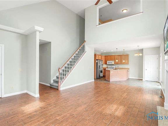 3rd image of 1165 Meadowlark Ln