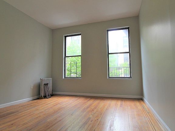 3rd image of 819 W 180th St APT 22
