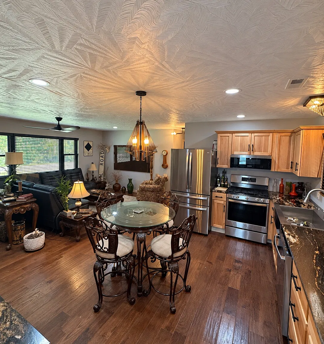 3 bed, 1430 sqft, $3,900 — Photo 2