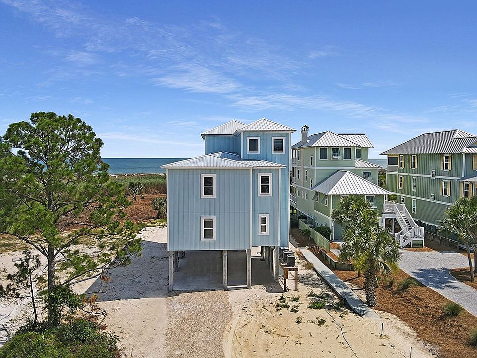 2nd image of 108 W Sand Dollar Way
