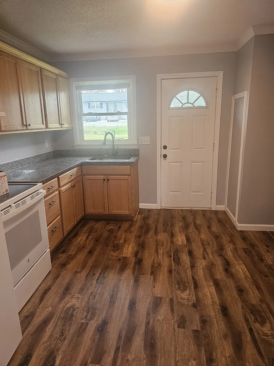 Building Photo - 319 Willow Run Dr #319