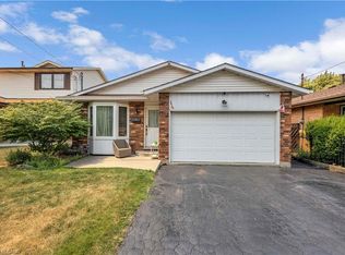 18 Rosewell St, Hamilton, ON L8W 2L1