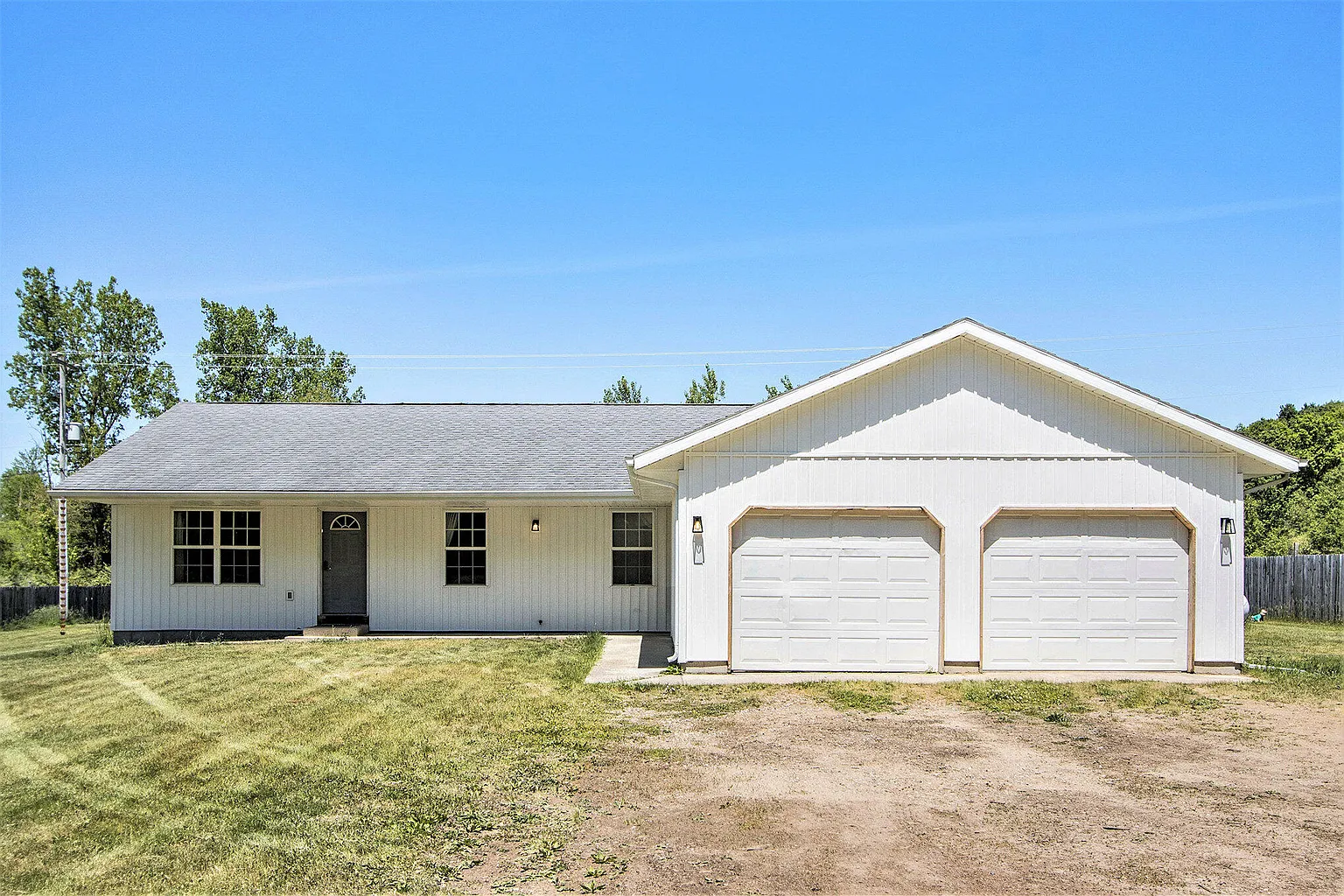2863 E D Ave photo 1